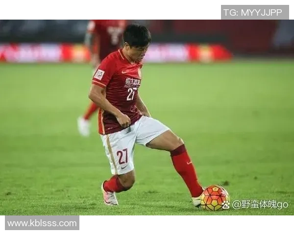 2015年足球界的璀璨明星们盘点与他们的辉煌成就回顾