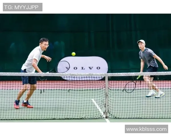 北京网球队在冠军赛中的灵活战术与团队协作展现出惊人实力