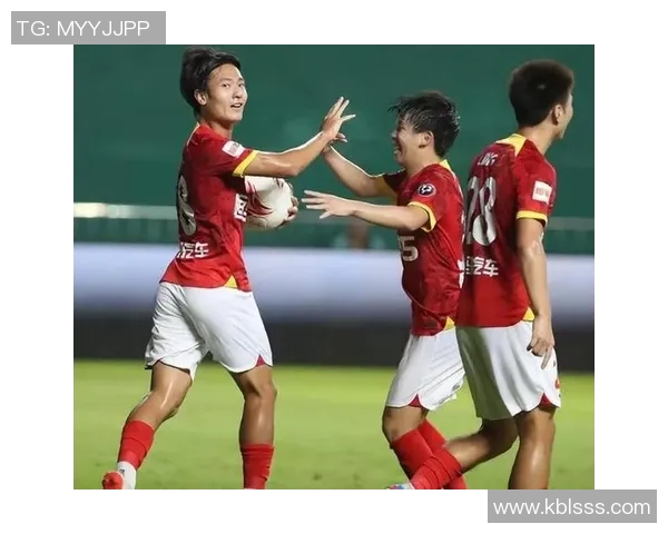 广州排球队以93分稳居联赛积分榜首位展现强劲实力 广州排球队以93分稳居联赛积分榜首位展现强劲实力