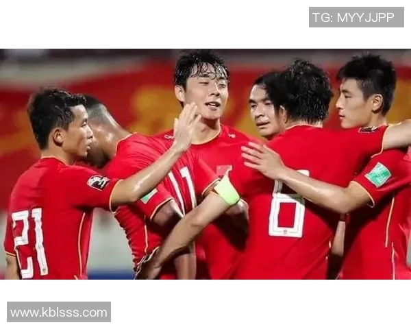 成都足球队与深圳足球队赛后复盘分析灵活性表现与战术调整 成都足球队与深圳足球队赛后复盘分析灵活性表现与战术调整